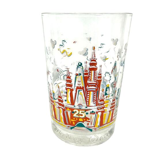 Walt Disney World 1996 "Remember the Magic" 25th Anniversary Cup-Donald Duck - Picture 2 of 7